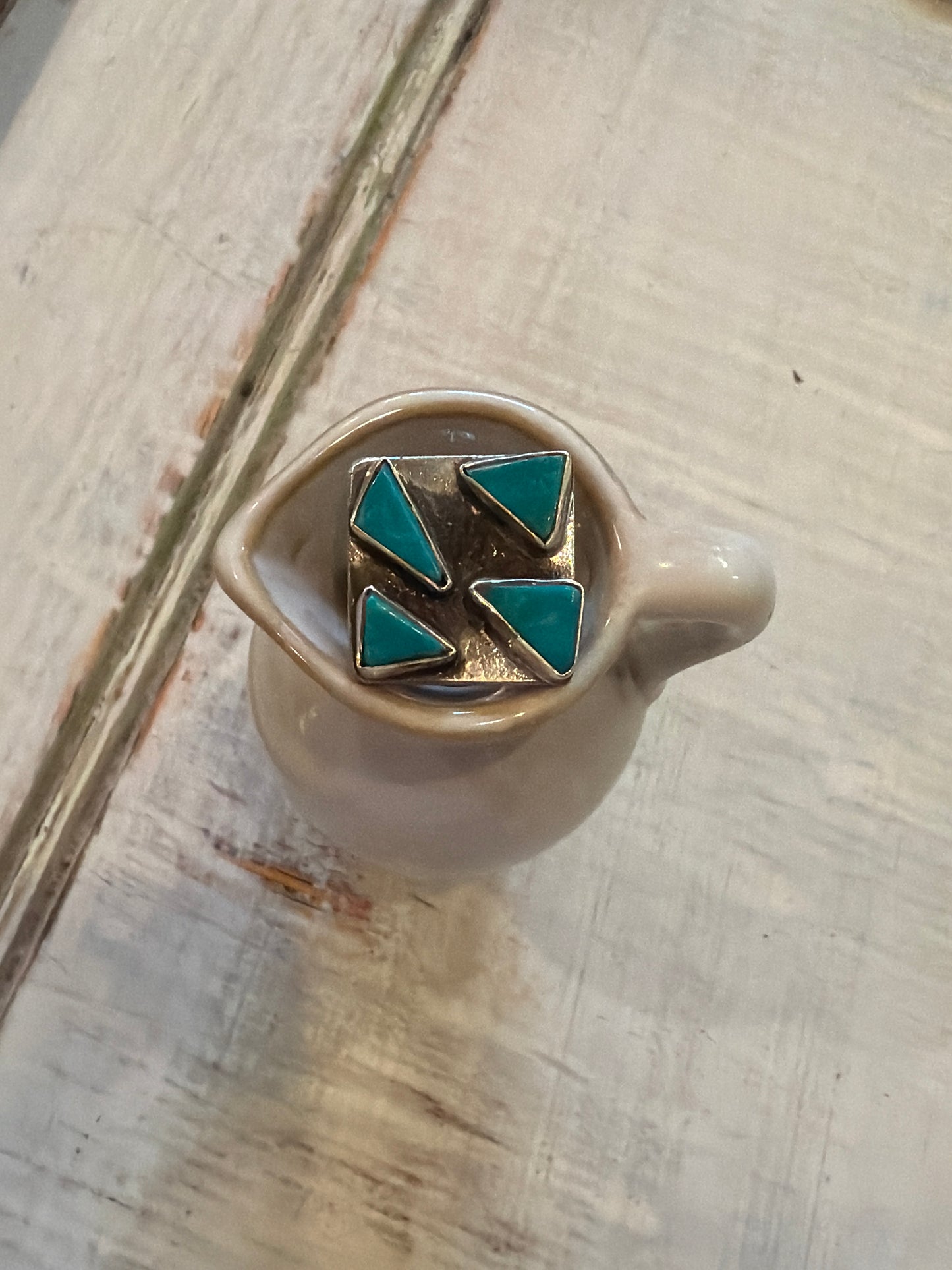 Liz-adjustable square ring