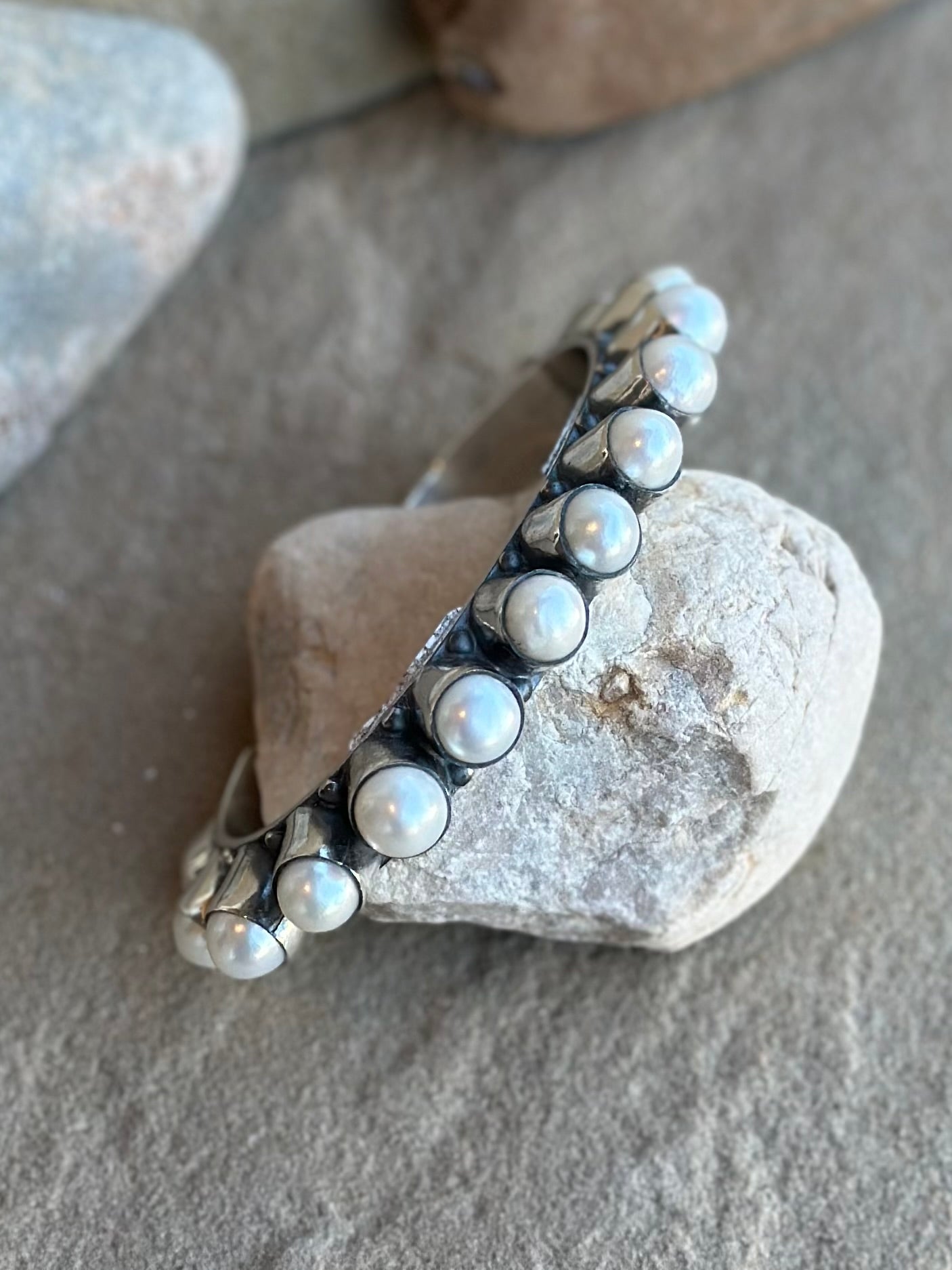 Gorgeous pearl cuff