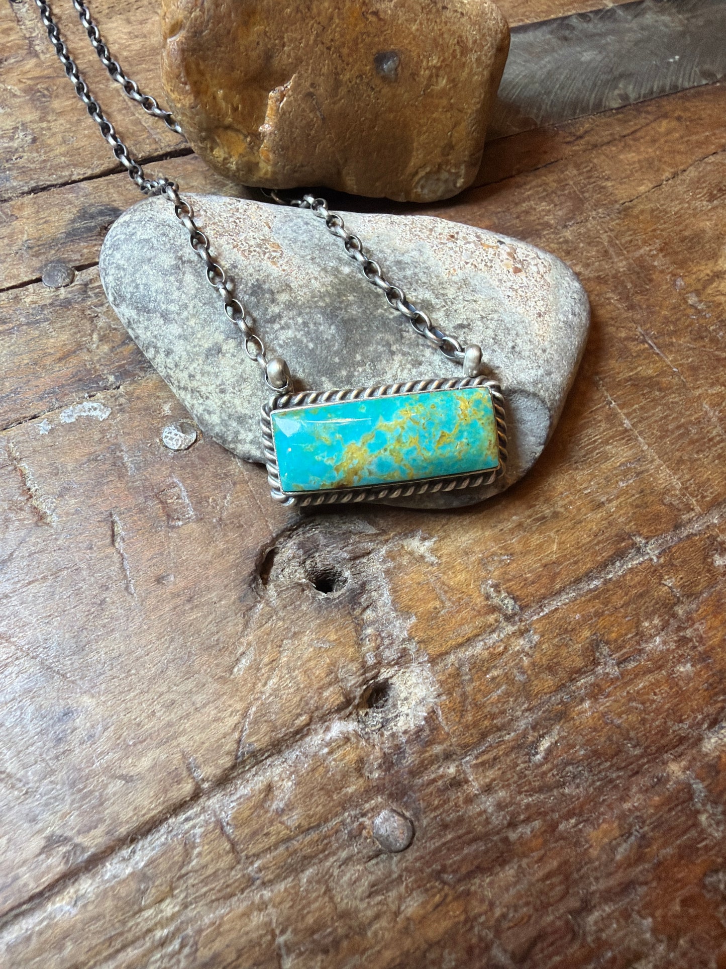 veronica-bar necklace