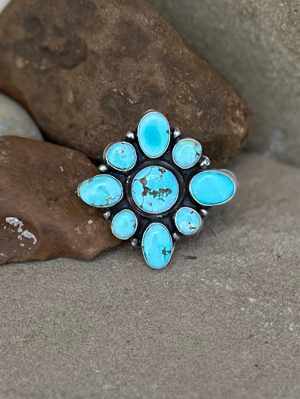 Elle adjustable ring