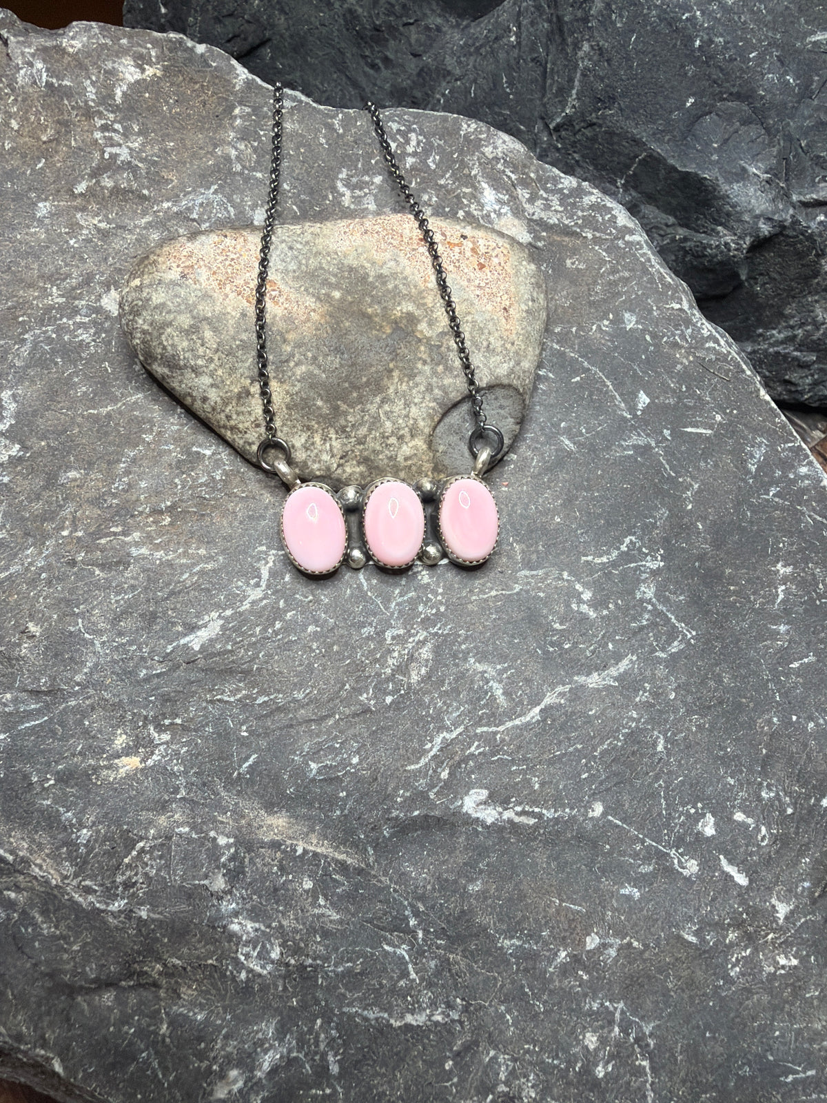 Esther pink conch 17.75 necklace
