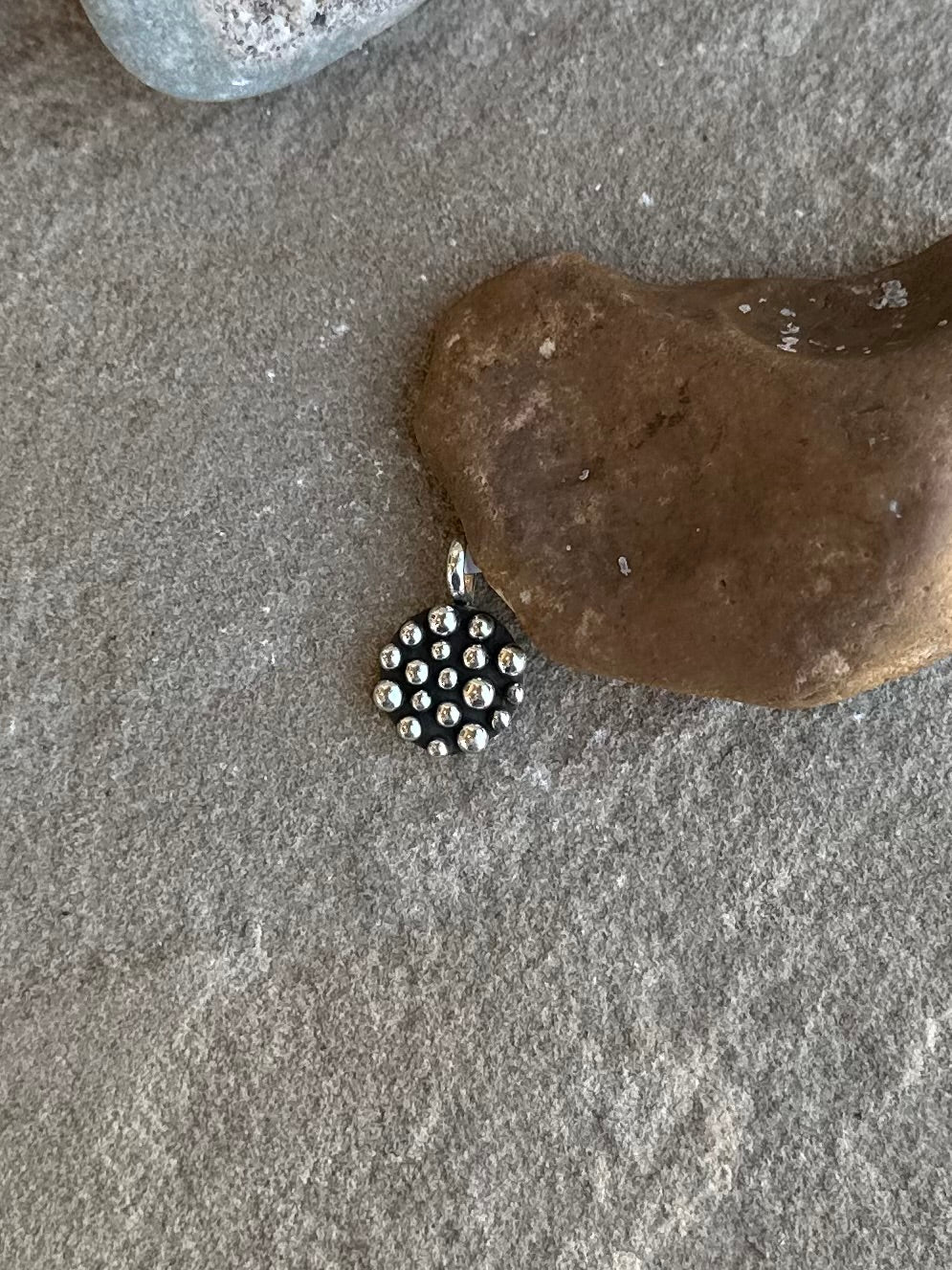 Small dot pendant