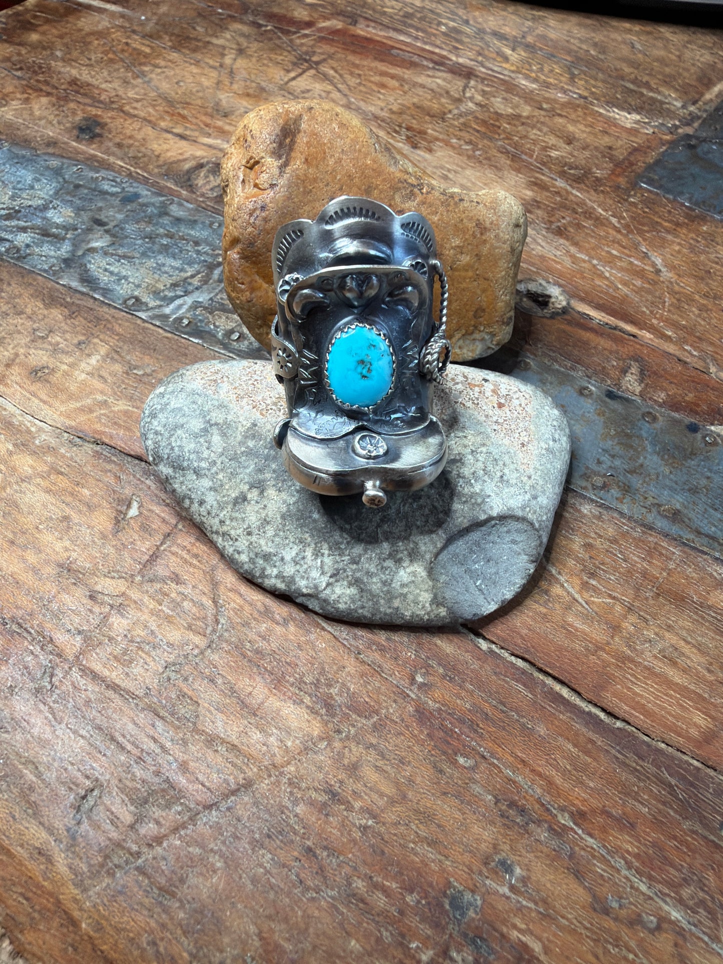 Pepper saddle ring adjustable