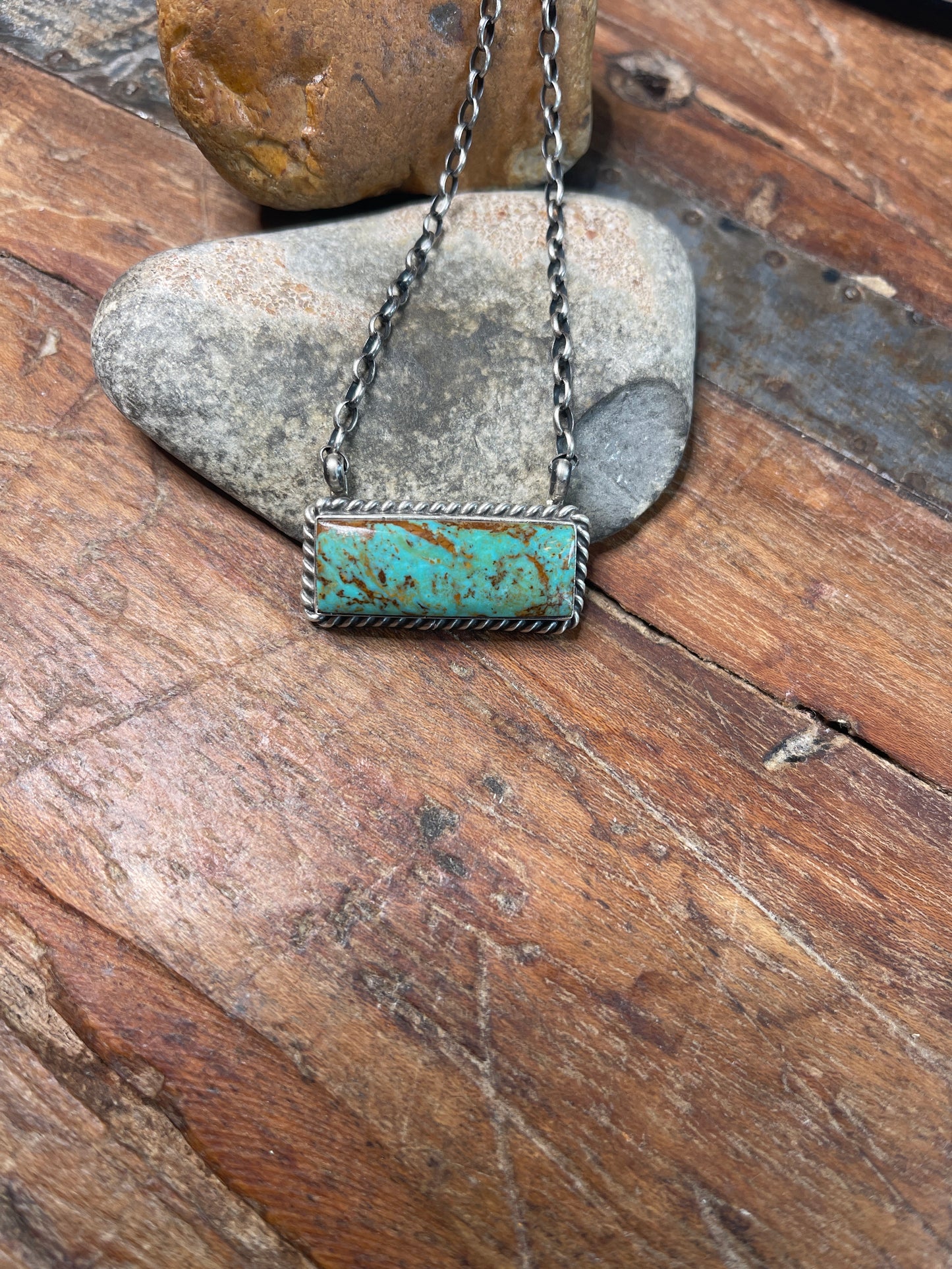 Teresa bar necklace