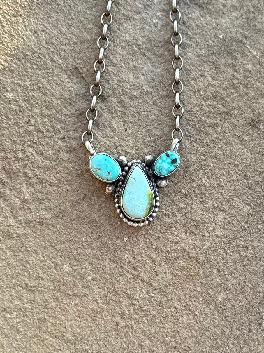 3 Stone bar style necklace