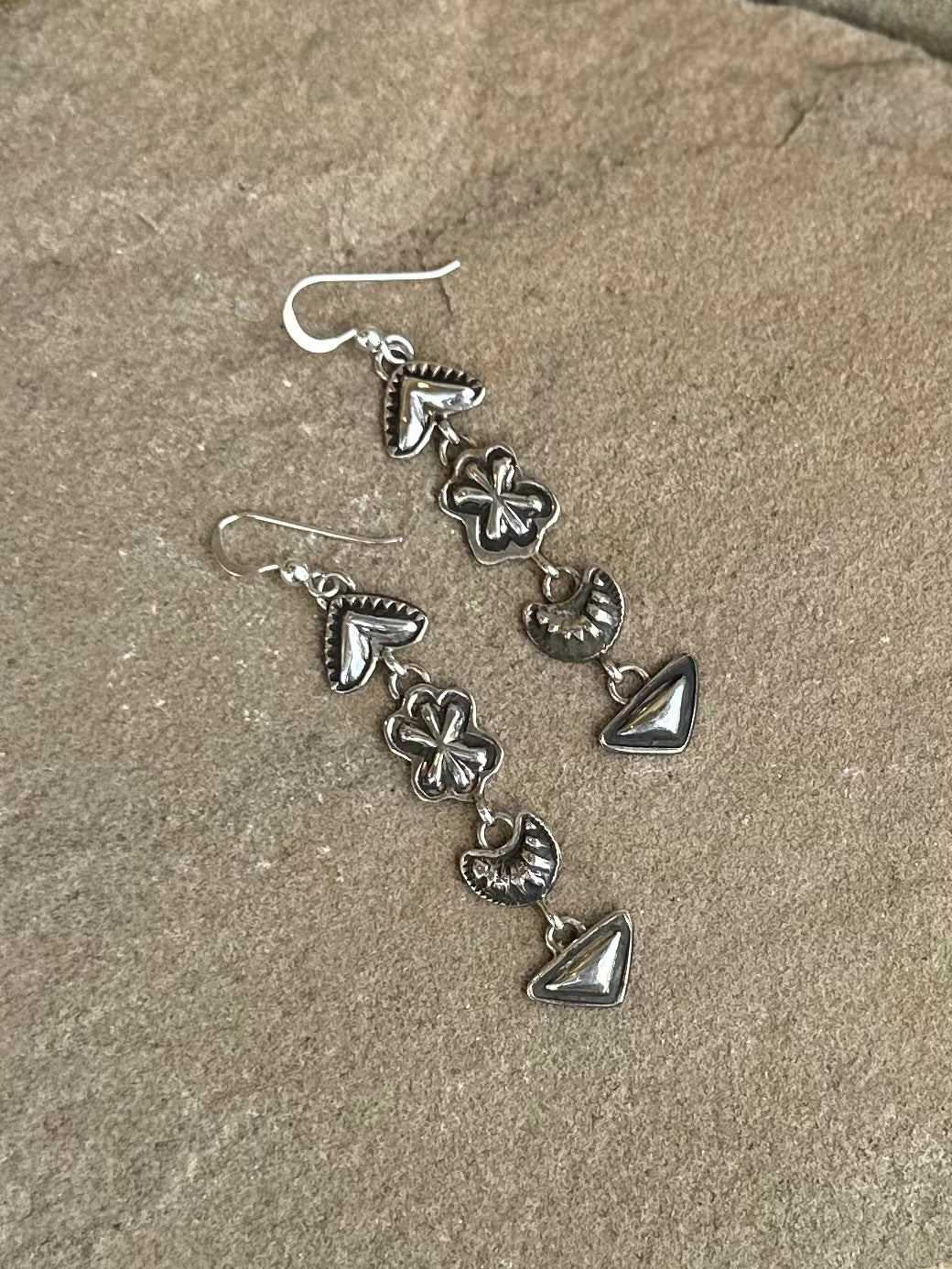 Super cute dangle earring