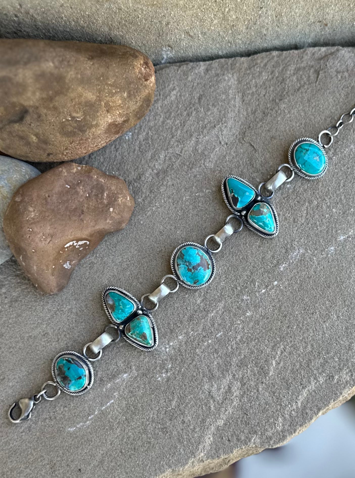 Ella bracelet (B)8 7/8 total