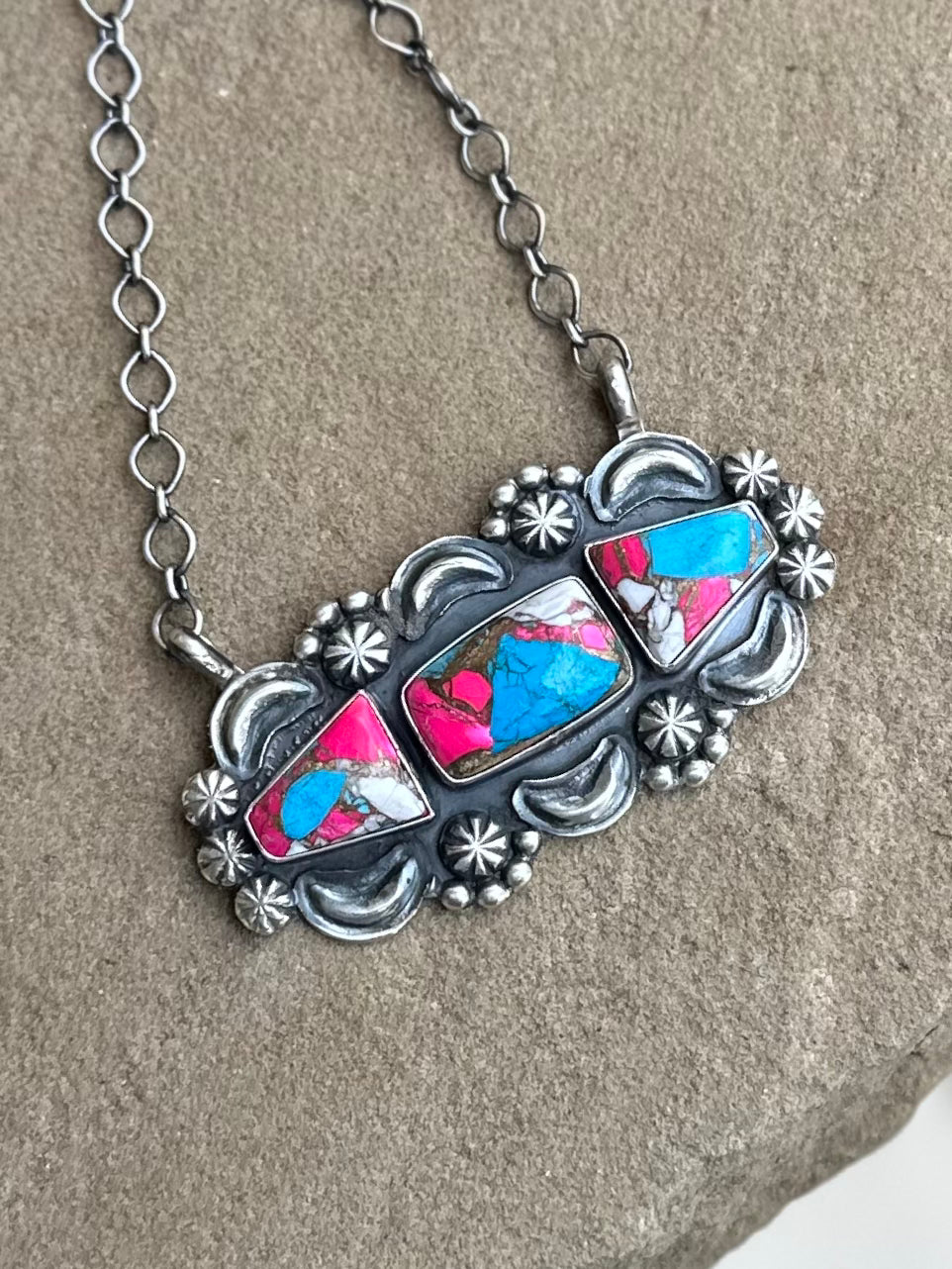 Bright beautiful 3 stone bar and pink bead (also comes with pink beaded/hearts necklace)