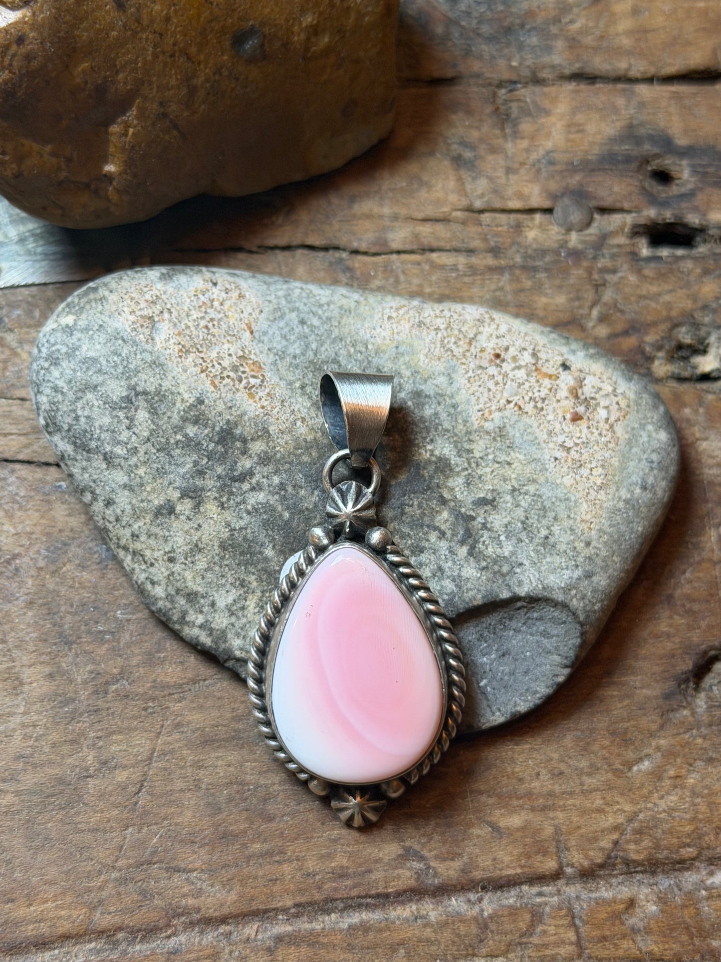Rachel - Pink Conch Pendant