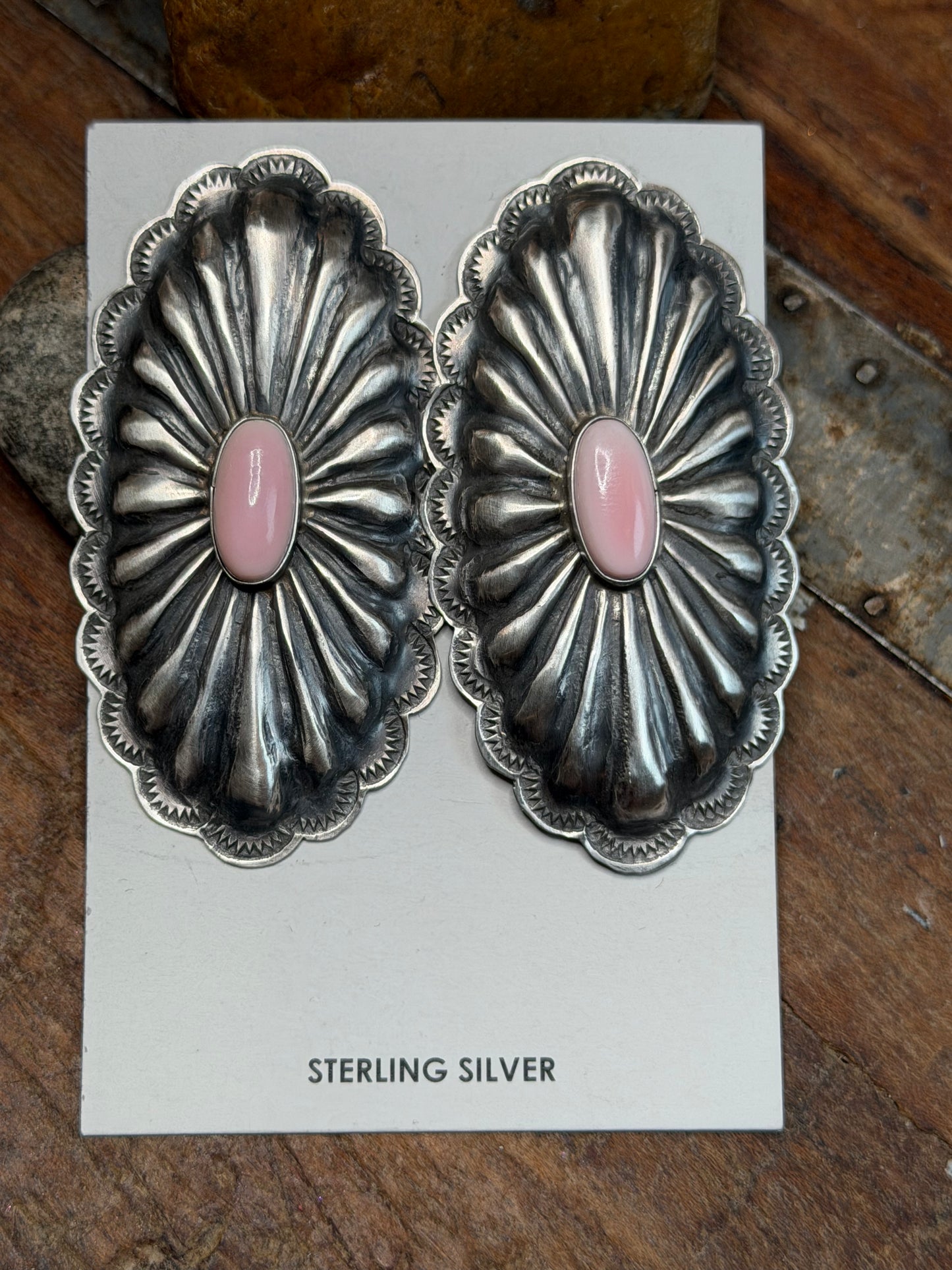Diamond 10K - Rita Lee - Sterling Concho w Pink Conch Stones