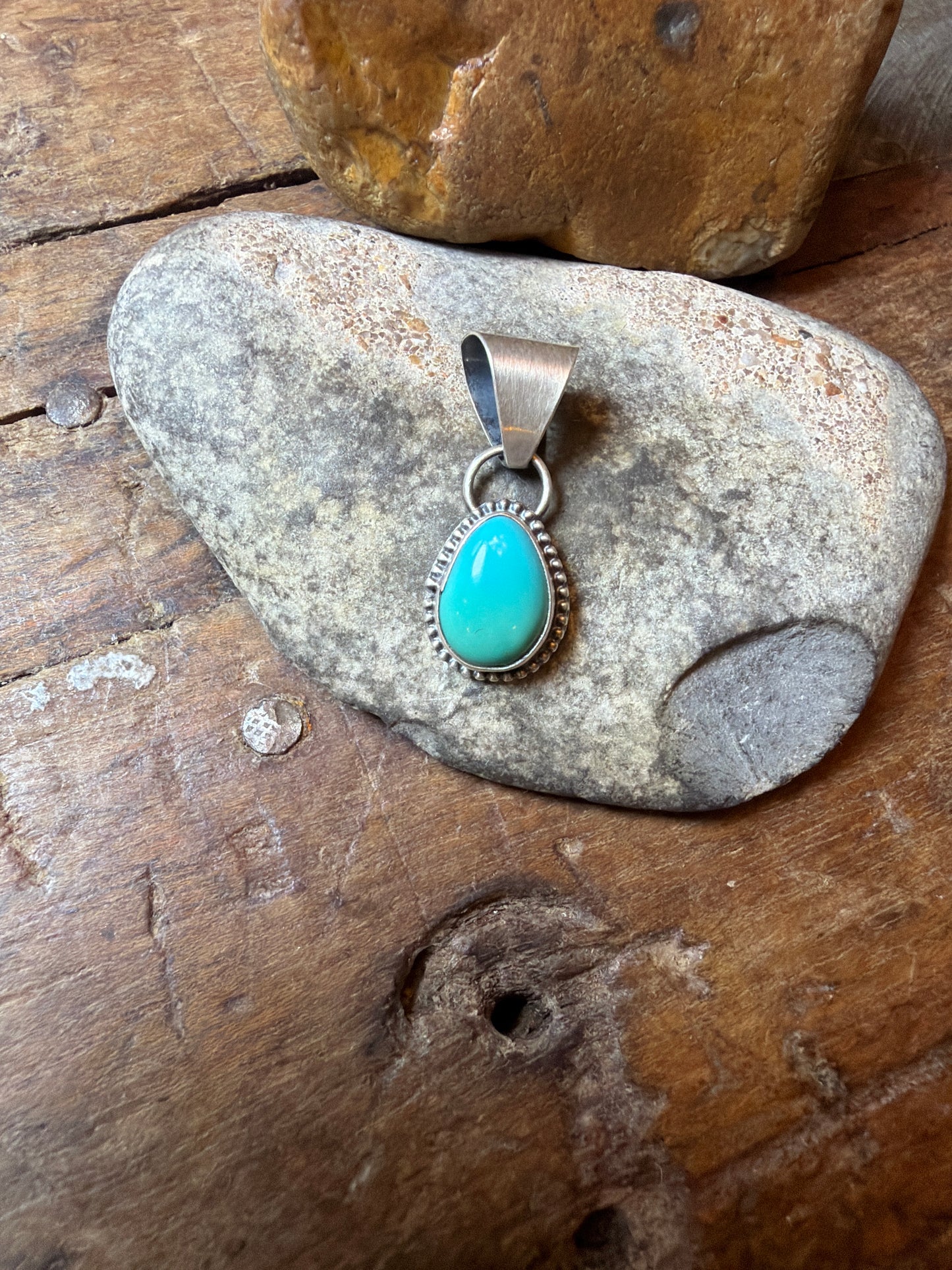 kellie-mini pendant