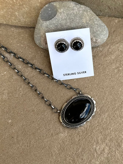 Black onyx bar necklace