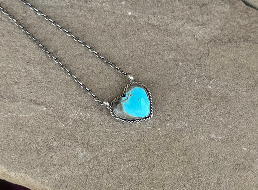 Donovan skeets heart necklace
