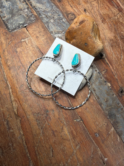 RO-hoop earring