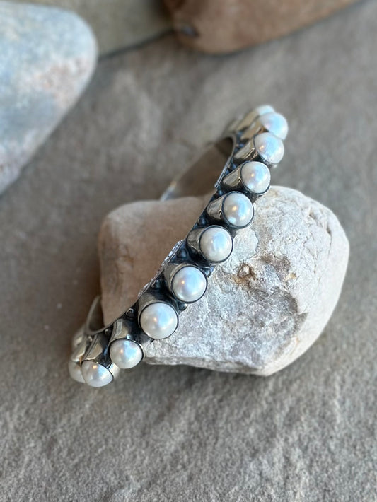 Gorgeous pearl cuff