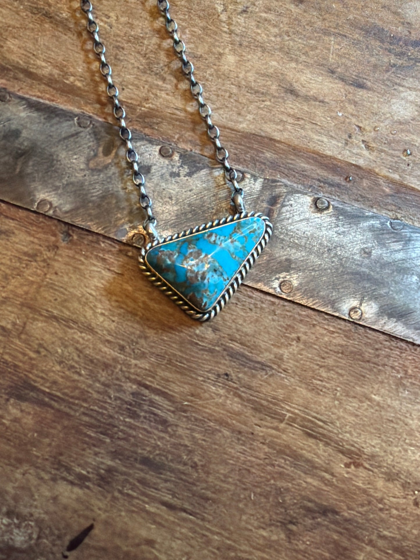 Sally triangle necklace 18.5