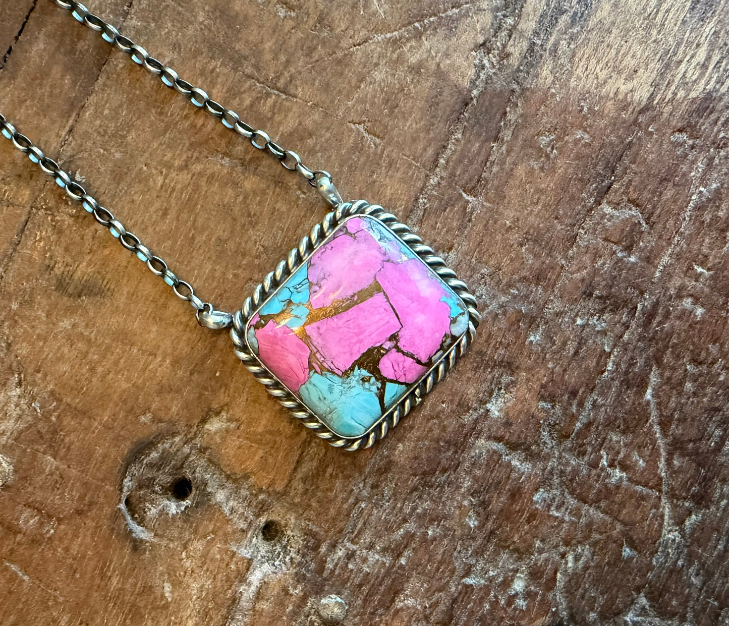 Cotten candy necklace