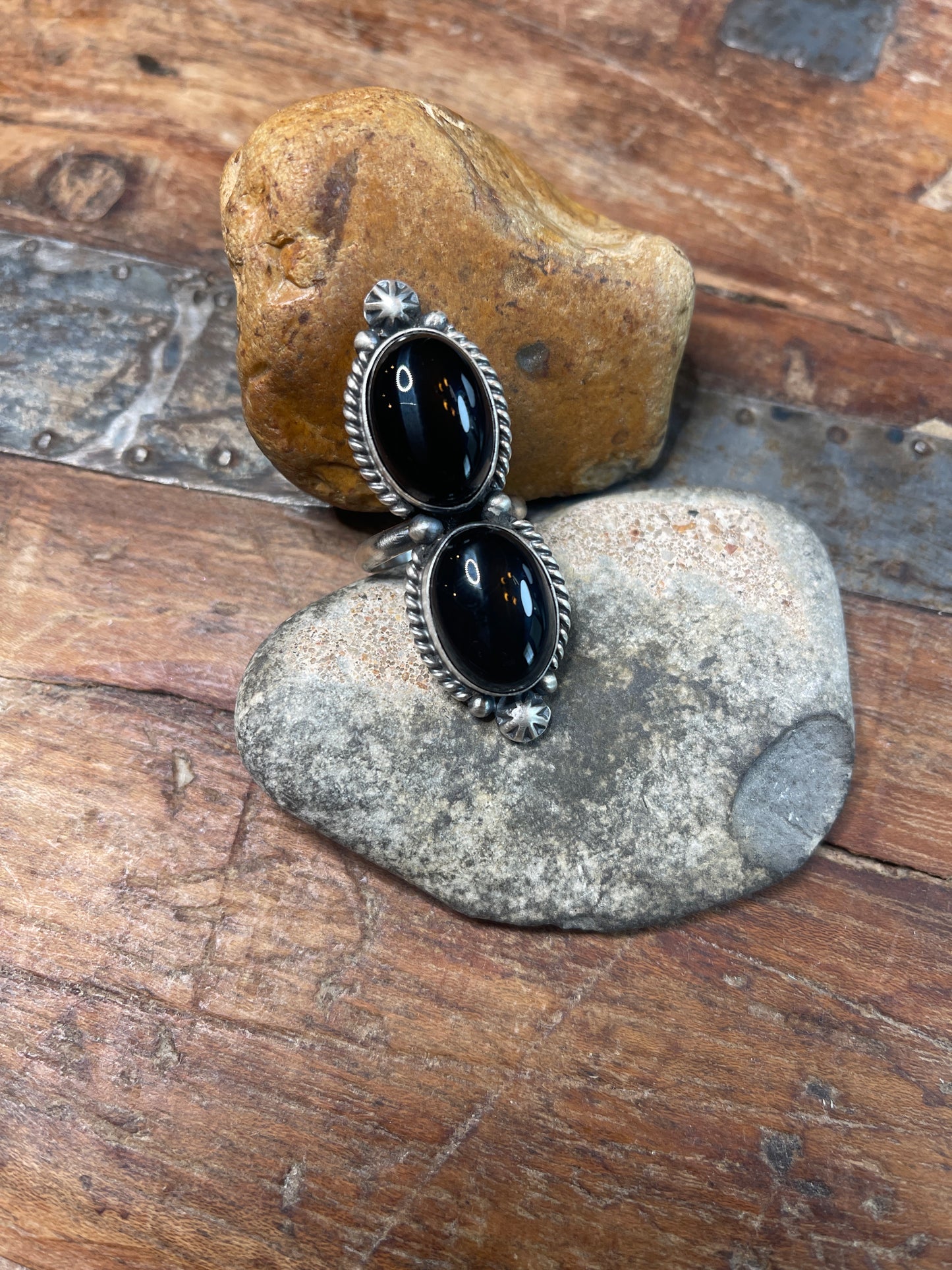 Ellie onyx adjustable ring