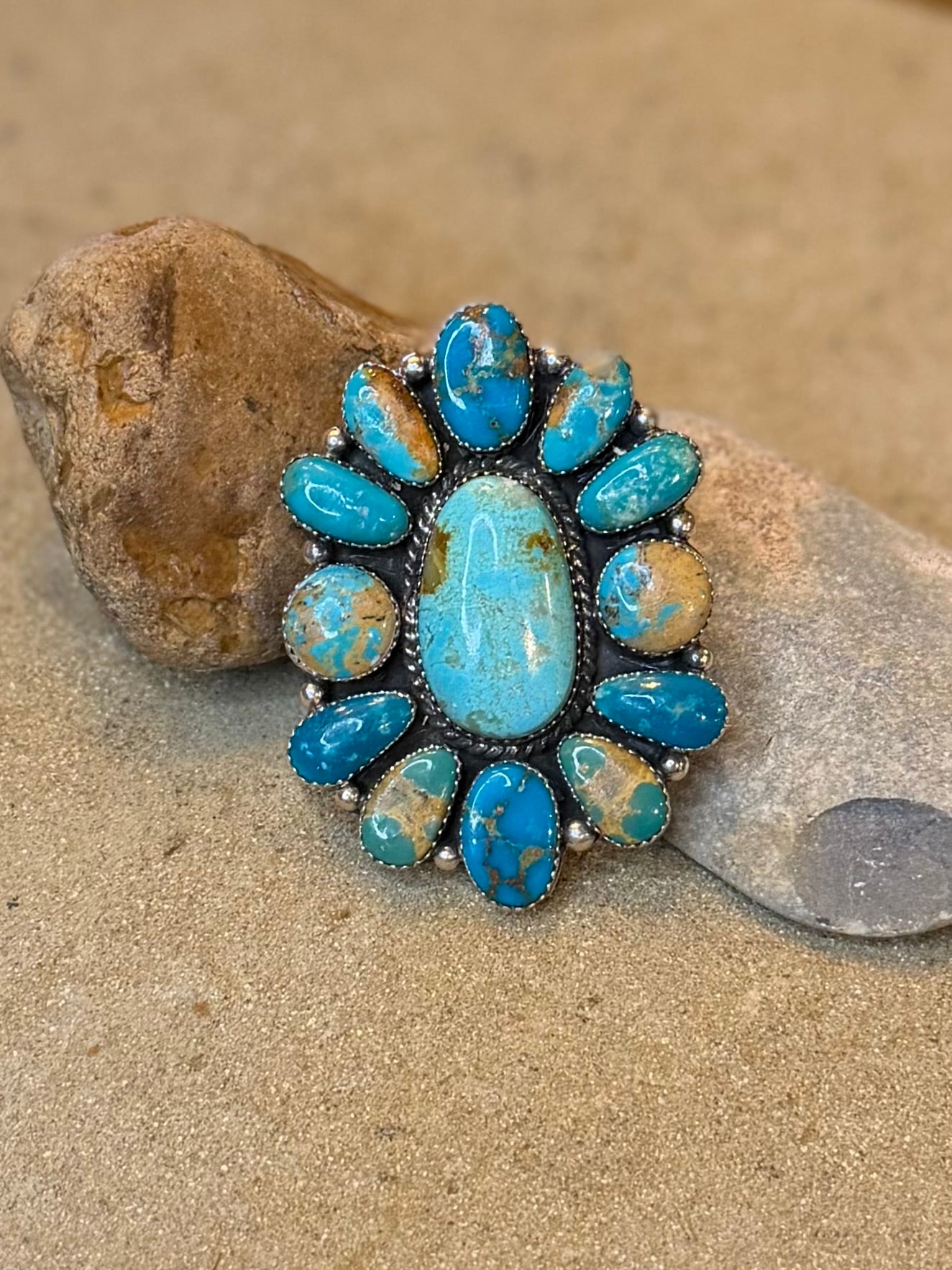 Adjustable cluster ring