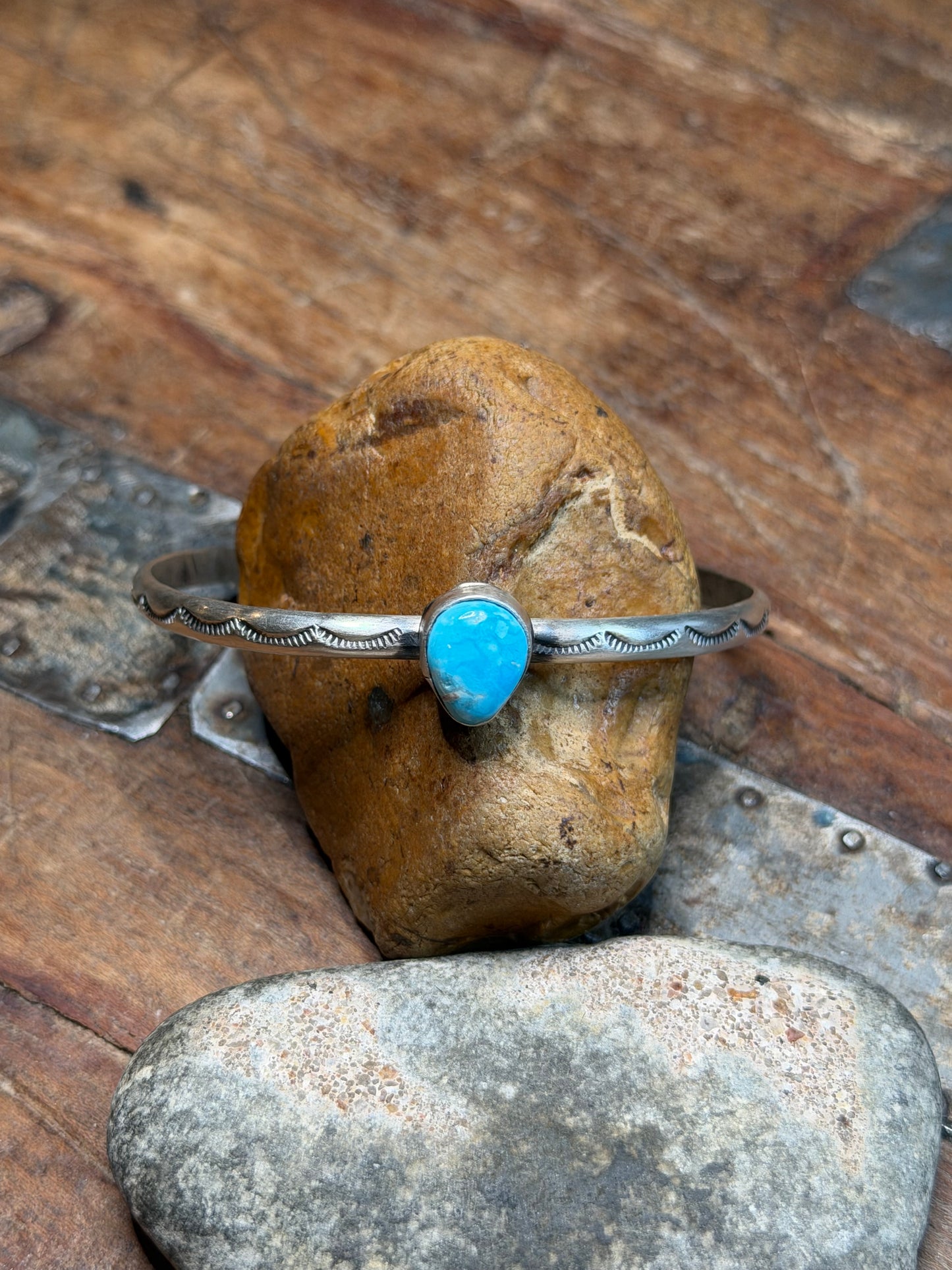 Abbi - Sterling Cuff w Turquoise Stone - 6-5/8