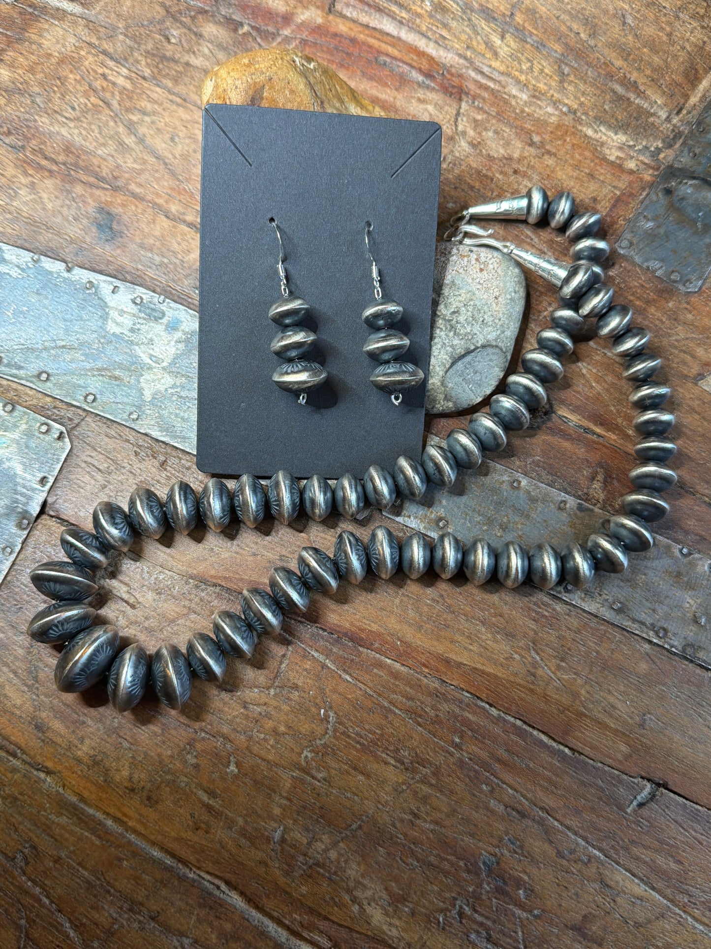 Prairie Rose - Angeline Miller handmade necklace set10.6 mm to 19.16 mm 20.5 in the length ￼￼