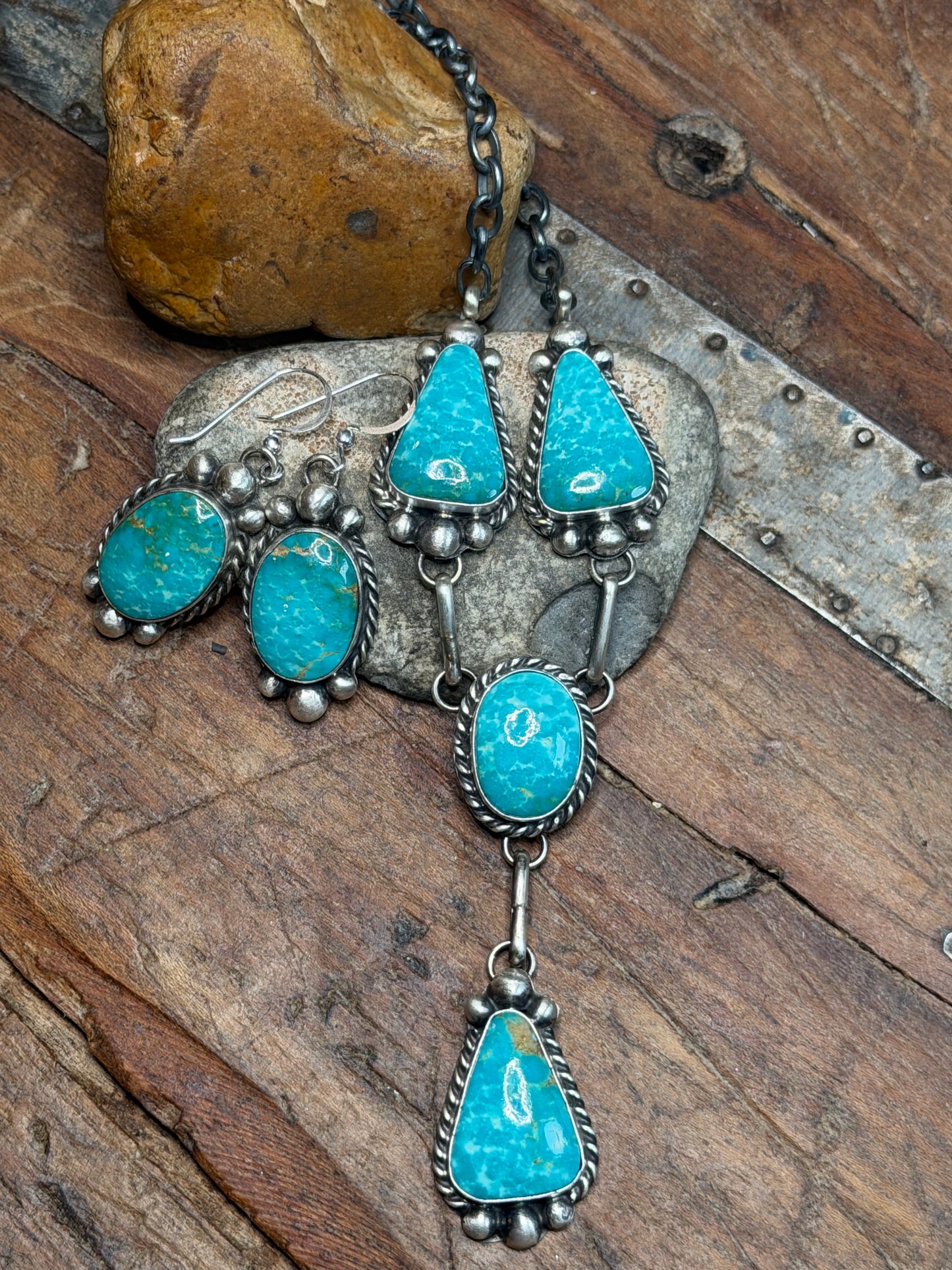 Westcoast - Turquoise Lariat Necklace w Turquoise Dangle Earrings