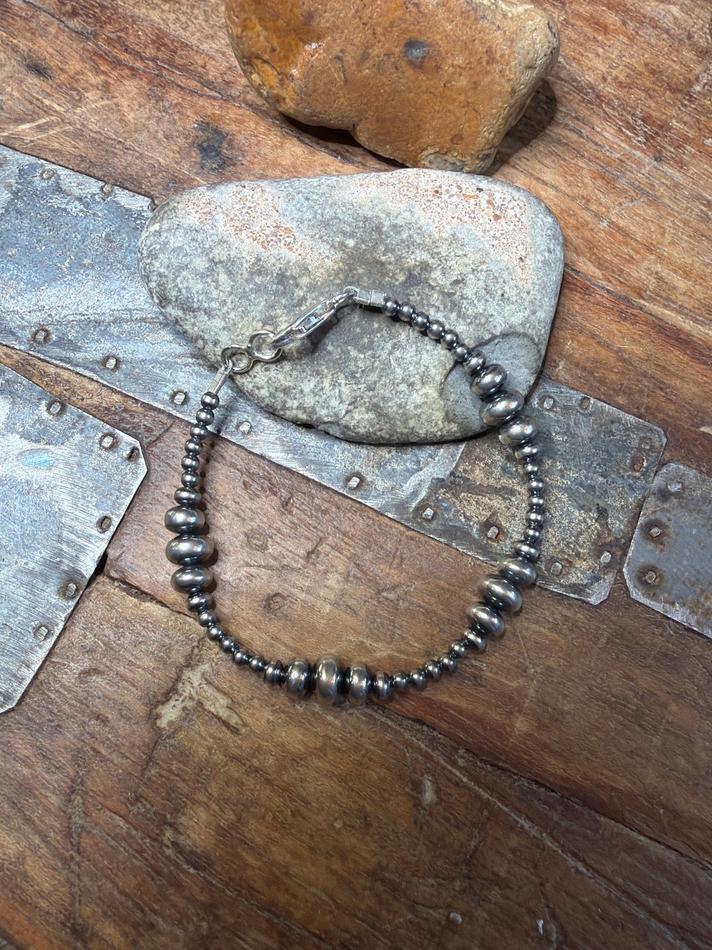 Cassy 7 3/8 machine made Rondell bracelet 3 to 8 mm bead