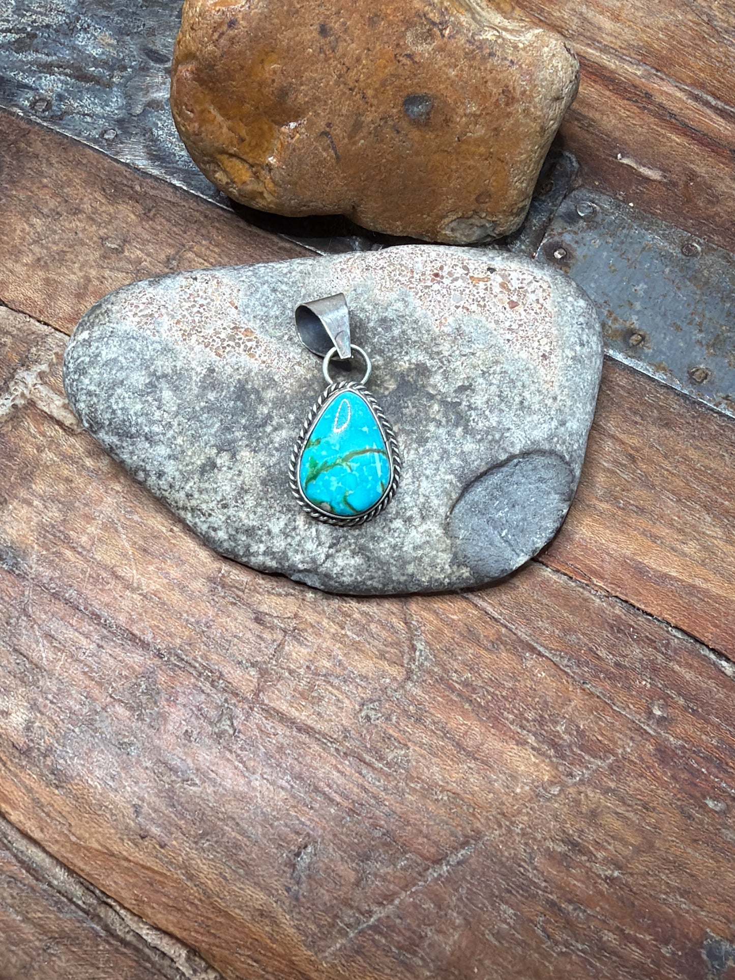 Jennifer-mini pendant