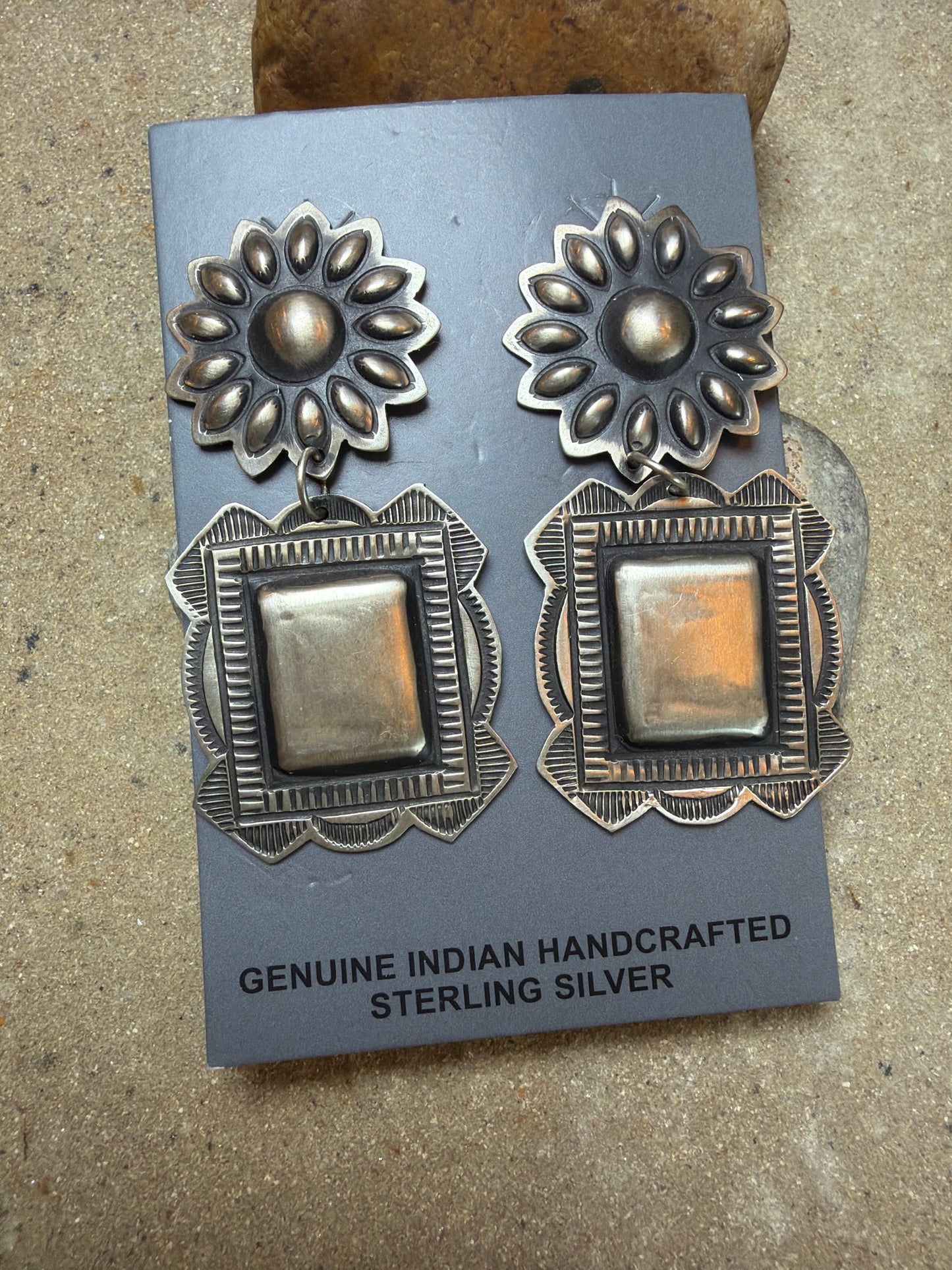 Sally-Tahe dangle earring