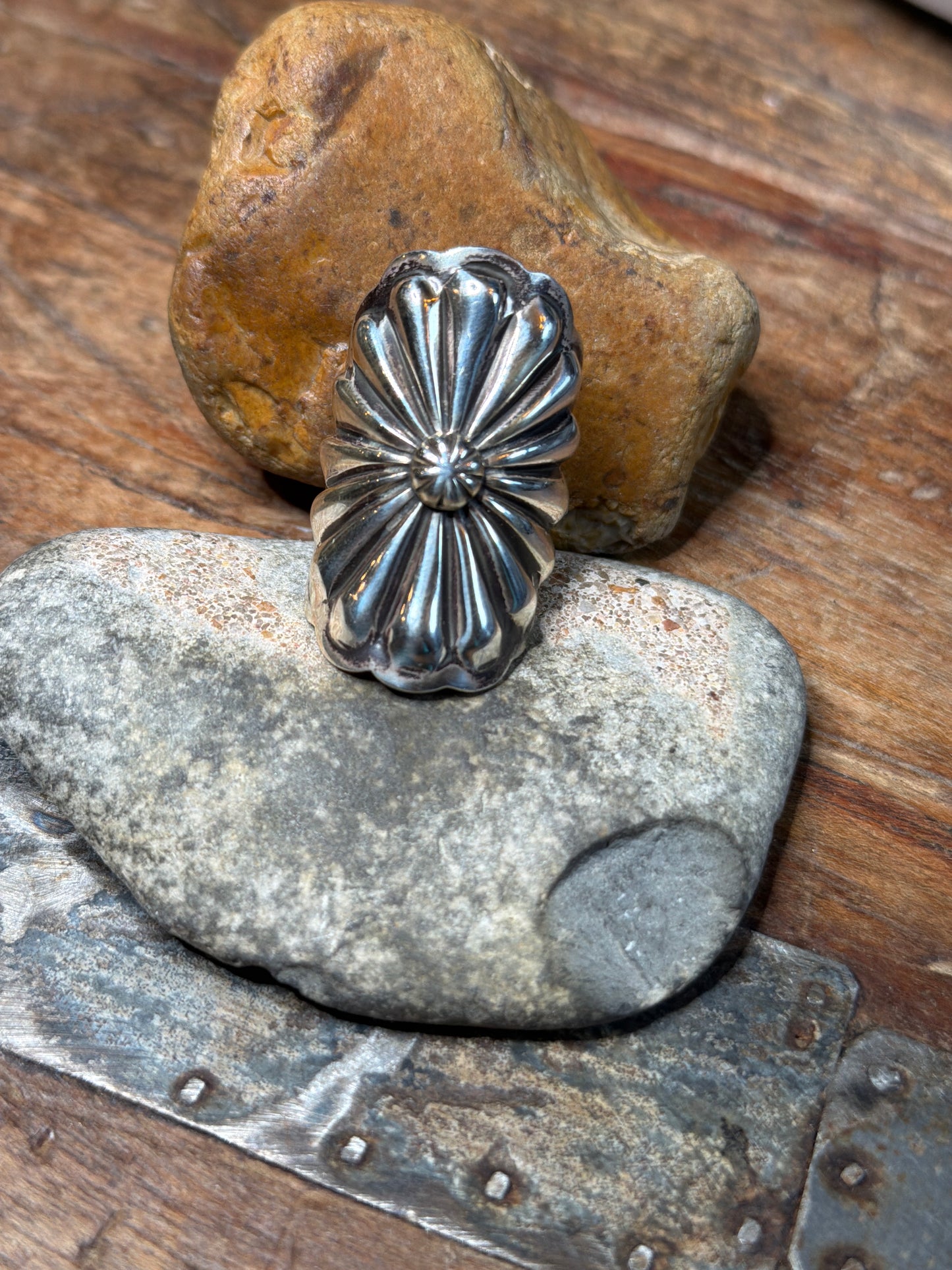 Lynda Concho ring see photos for size reference
