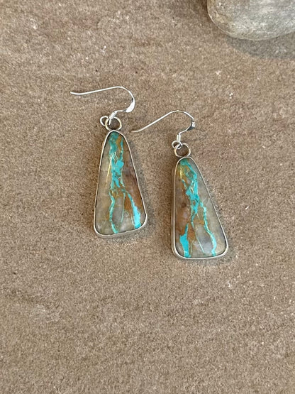 Boulder ribbon earring