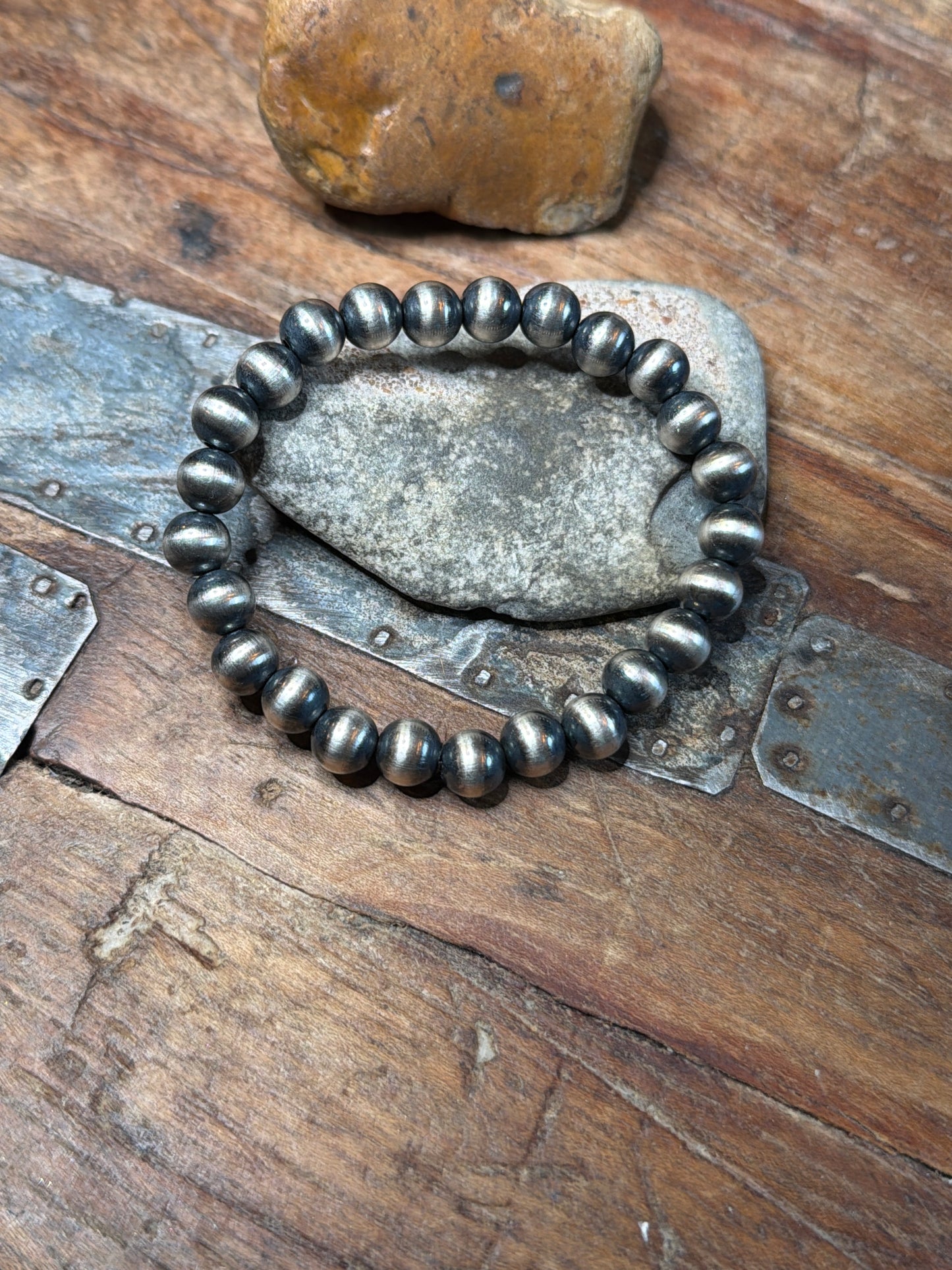Becky machine made stretchy bracelet 8mm