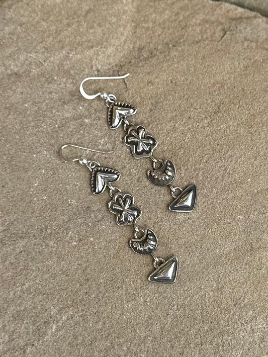 Super cute dangle earring