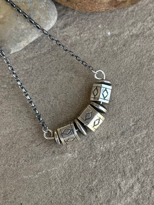 Bead bar necklace