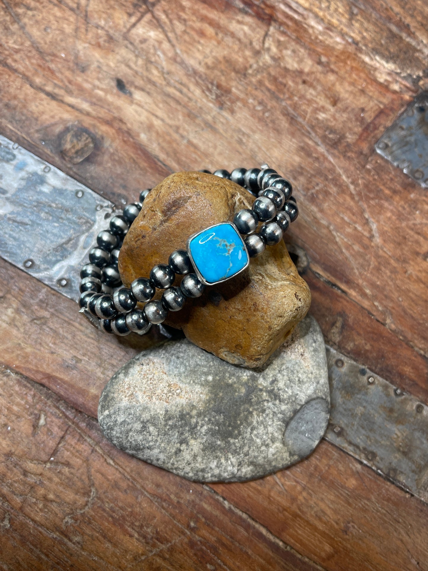 Leti-machine made beads turquoise stamped H (6.79mm)