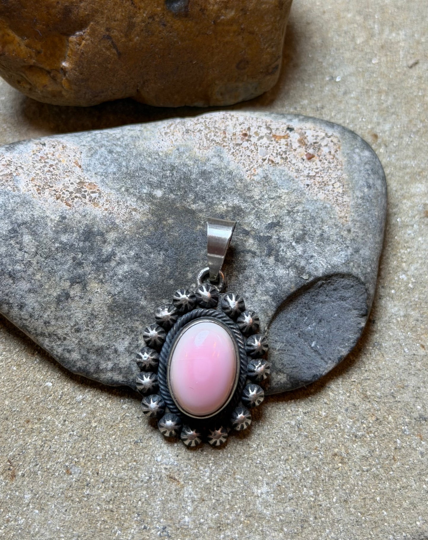 Kaitlyn - Pink Conch Pendant