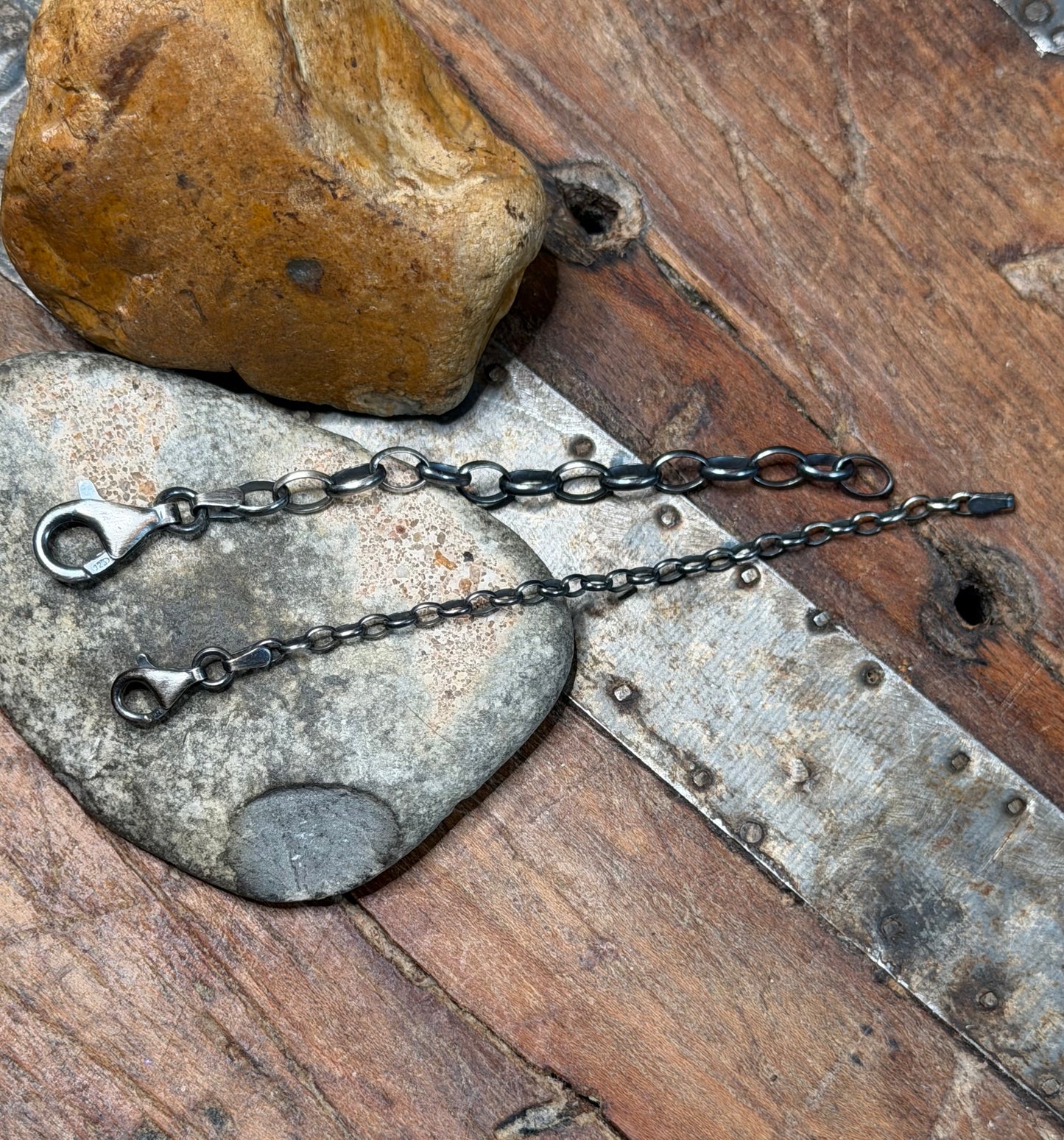 Queen Lizzy - 2 Silver Paperclip Necklace Extenders