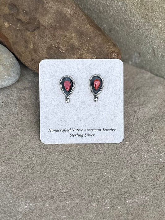 Coral stud