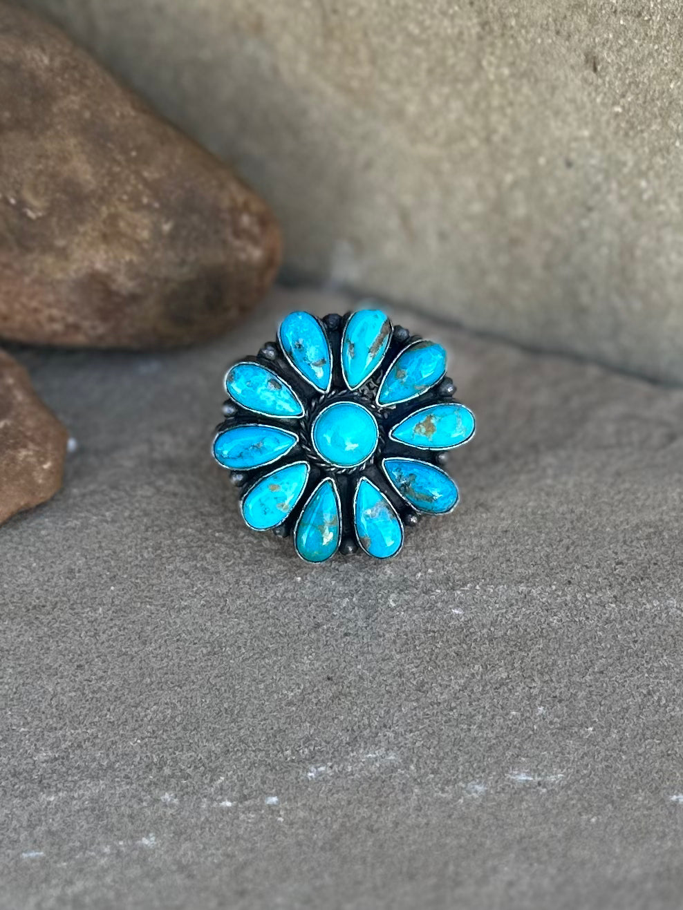 Cluster adjustable ring