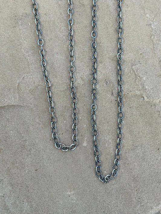 Federico Jimenez chain necklace alissa walking dogs