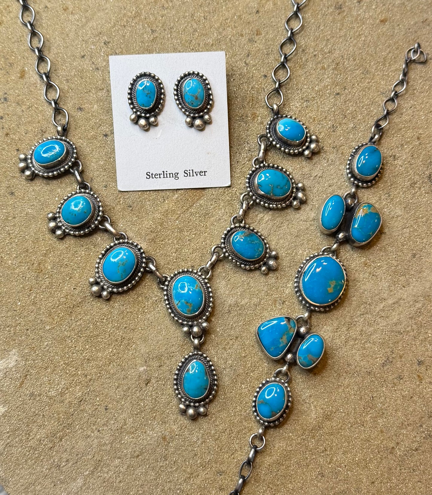 Beautiful blue statement necklace (set)
