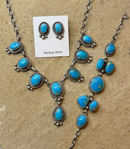 Beautiful blue statement necklace (set)