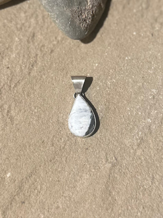 white buffalo pendant lady so and so
