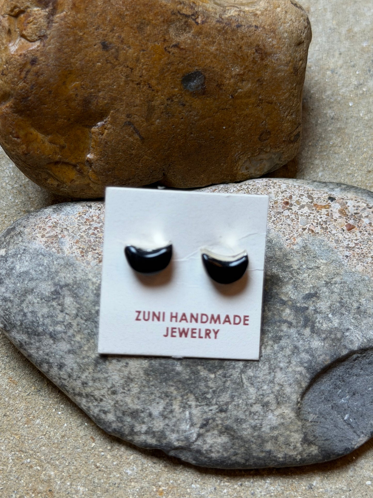 Cecy onyx moon stud