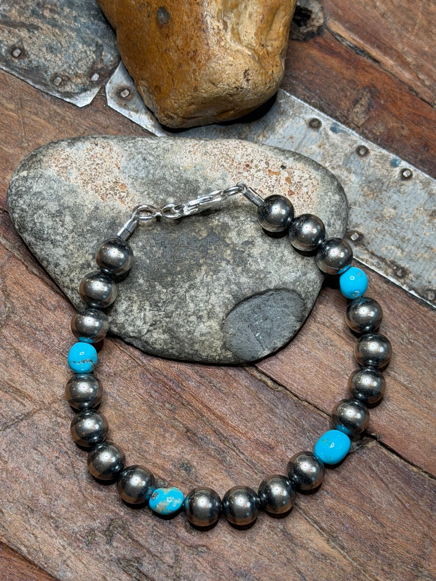 Vatech - 8mm Machine Made Beaded Bracelet w Turquoise Stones - 8" Long